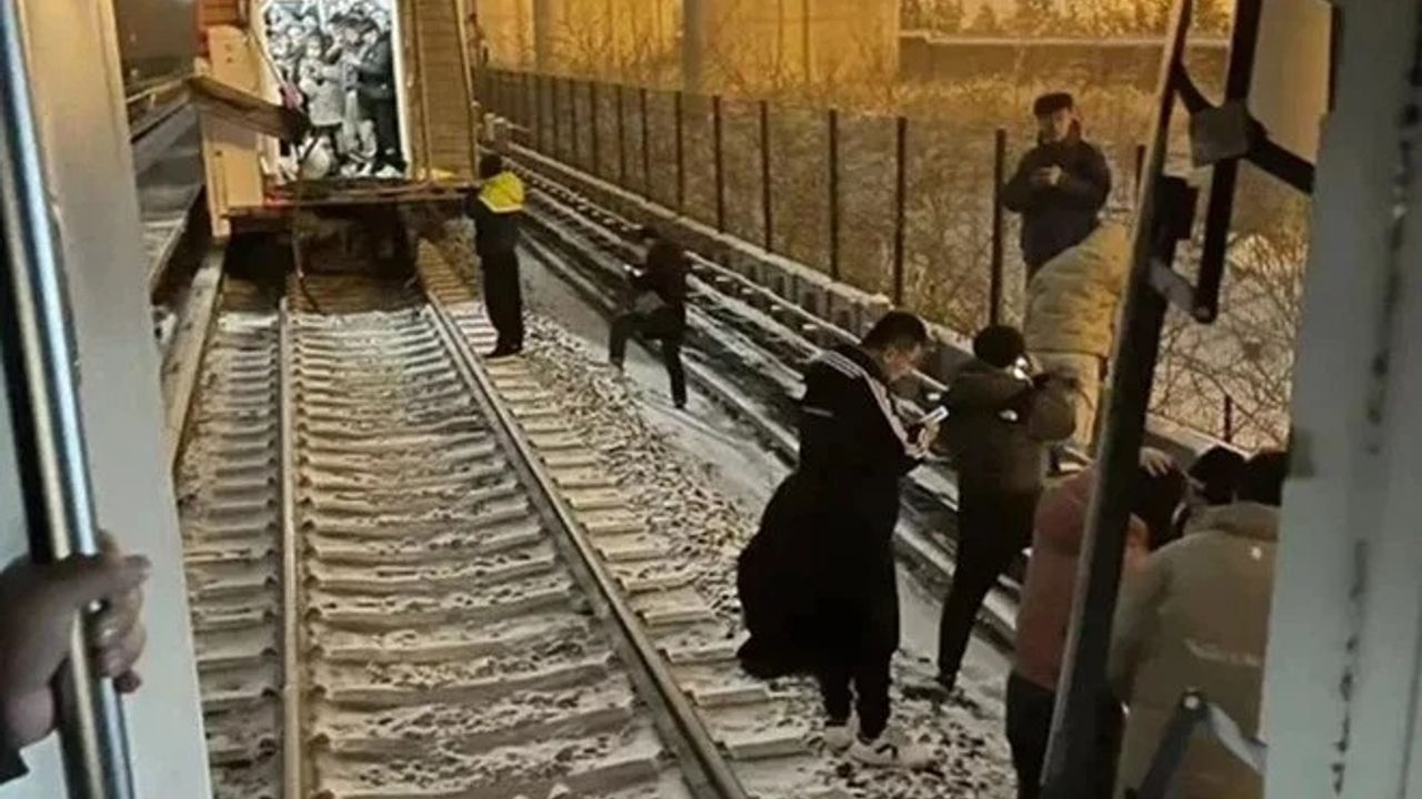 Pekin'de iki metro çarpıştı: 515 kişi yaralandı