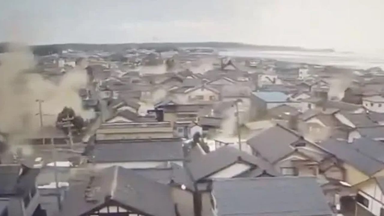 Japonya'da 7.4 büyüklüğünde deprem ve tsunami alarmı!