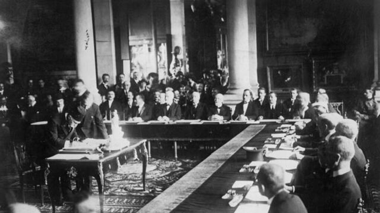 Sevr Barış Antlaşması kaç madde? Sevr Antlaşması ne zaman imzalandı? Sevr Antlaşması neden geçersiz?