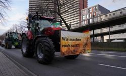 Almanya'da tarım işletmecileri, hükümeti protesto etti