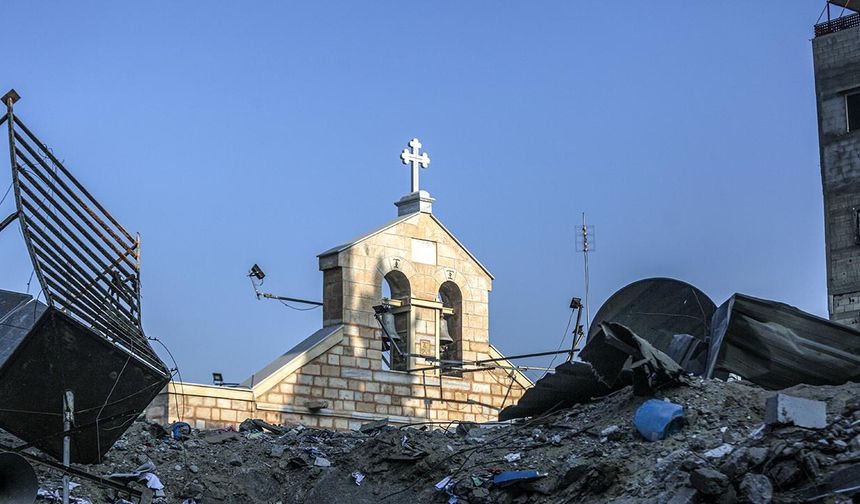 İsrail'in kilise saldırısı Yunan basınında geniş yer buldu