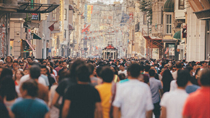 Türkiye'nin nüfusu, Türkiye İstatistik Kurumu'nun (TÜİK) verilerine göre 85 milyon 279 bin 553 kişiyle dünya genelindeki 194 ülke arasında 18. sırada yer alıyor, nüfus büyüklüğü açısından önemli bir konuma sahip.