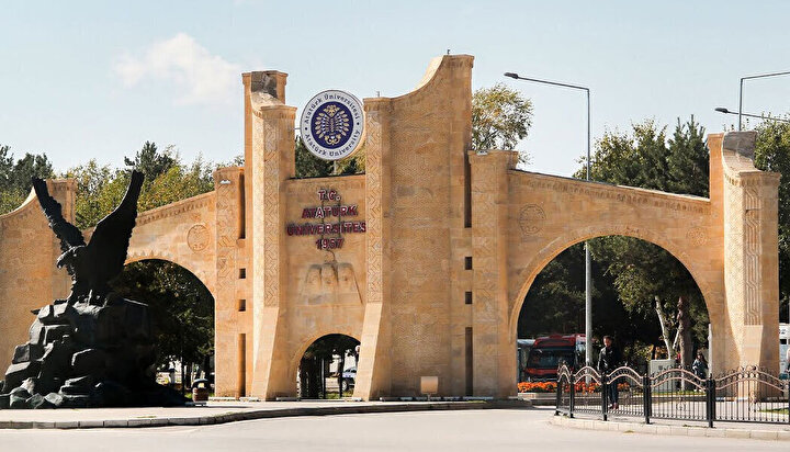 10.Atatürk Üniversitesi: 255,11puan