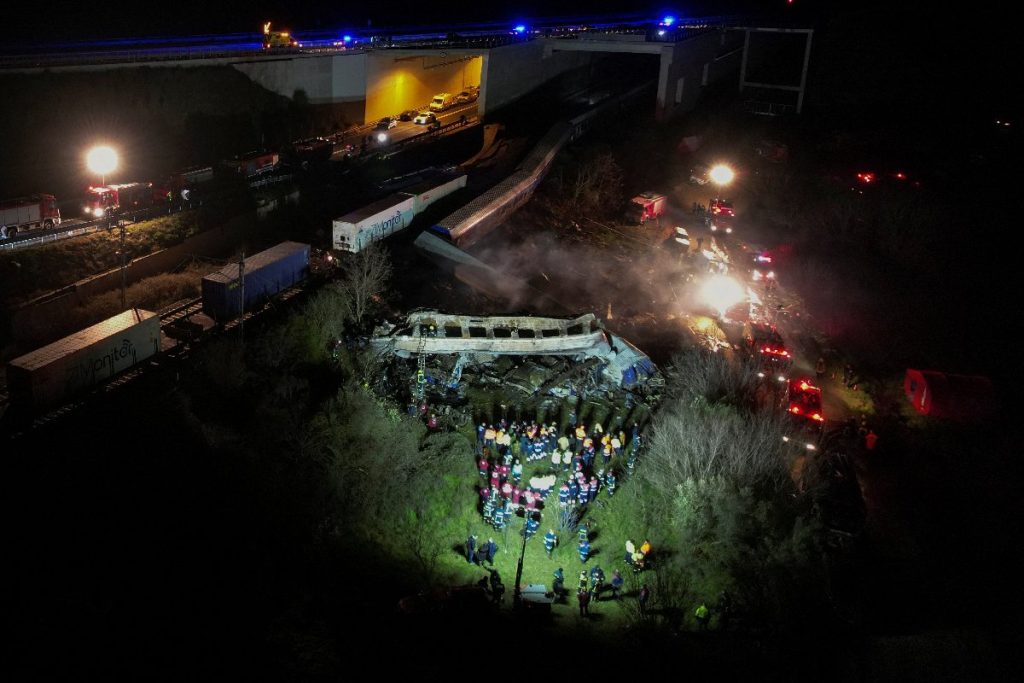 Yunanistan’da korkunç tren faciası